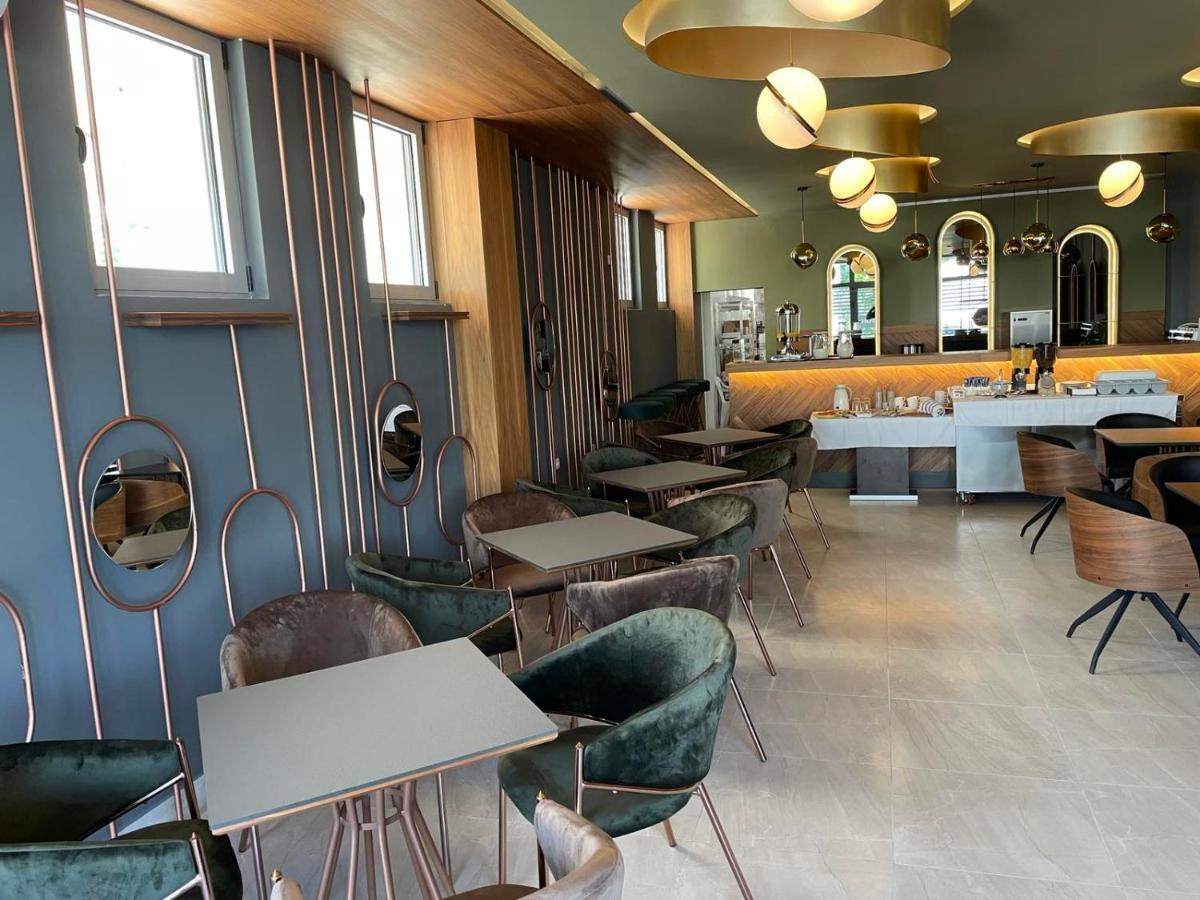 Hotel Gothia Ulcinj Ngoại thất bức ảnh